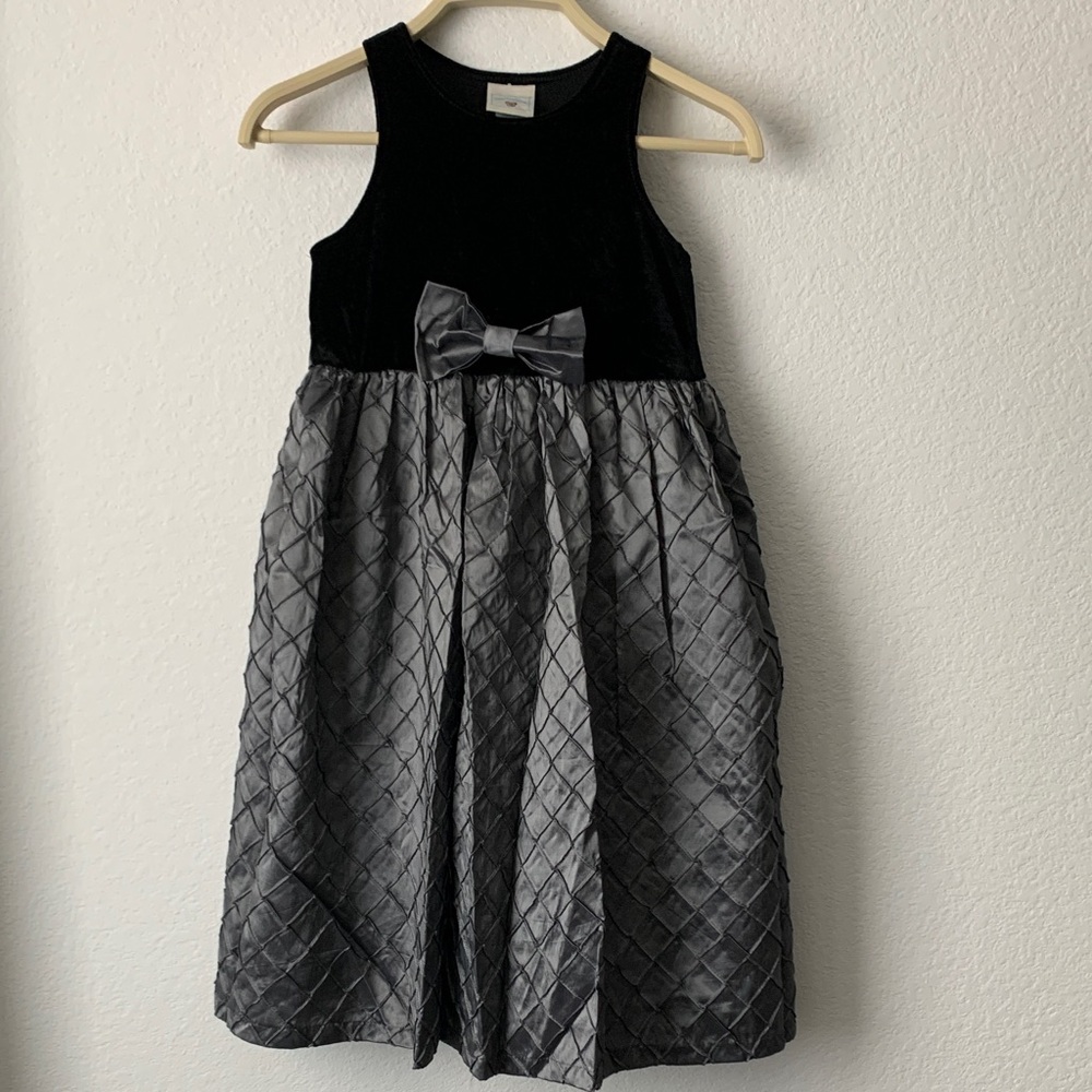 Elegant Kids Dress with Black Velvet Bodice and Silver Quilted Skirt